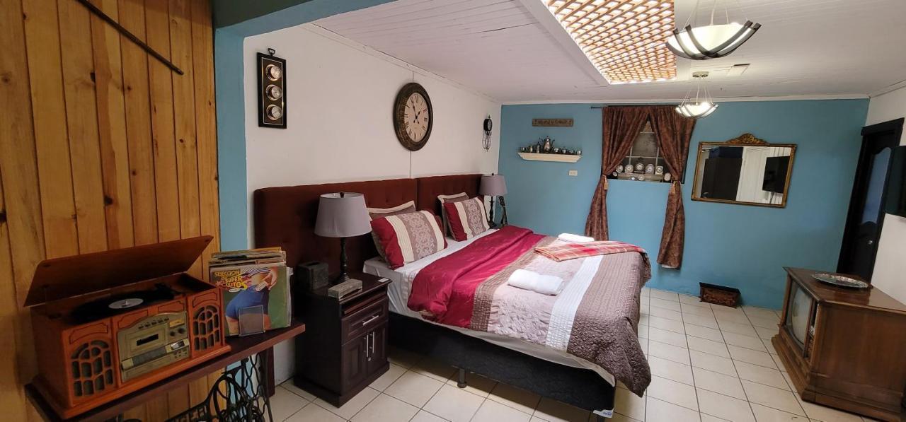 Hotel Vintage "Casa Las Flores" Quetzaltenango ภายนอก รูปภาพ