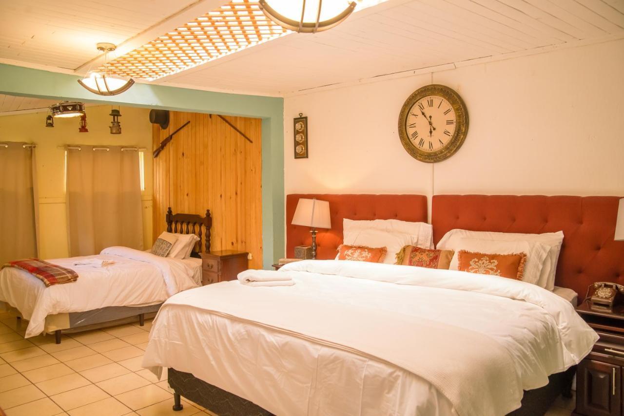 Hotel Vintage "Casa Las Flores" Quetzaltenango ภายนอก รูปภาพ