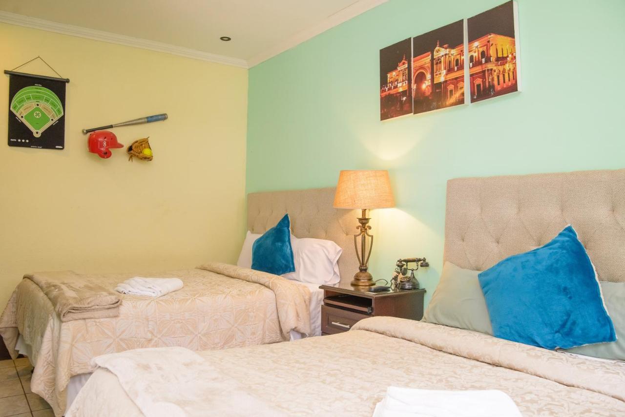 Hotel Vintage "Casa Las Flores" Quetzaltenango ภายนอก รูปภาพ