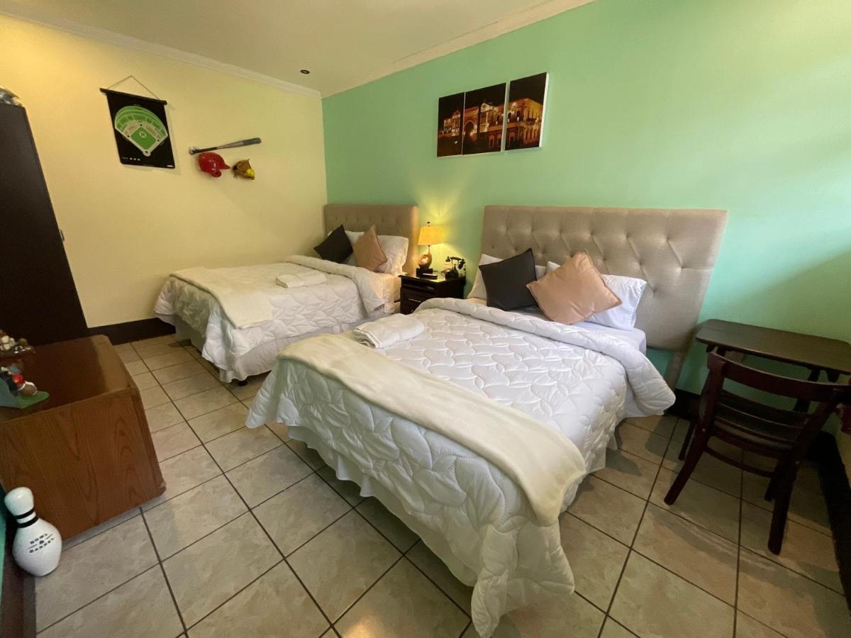 Hotel Vintage "Casa Las Flores" Quetzaltenango ภายนอก รูปภาพ