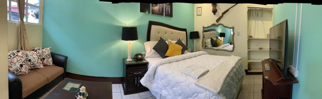 Hotel Vintage "Casa Las Flores" Quetzaltenango ภายนอก รูปภาพ