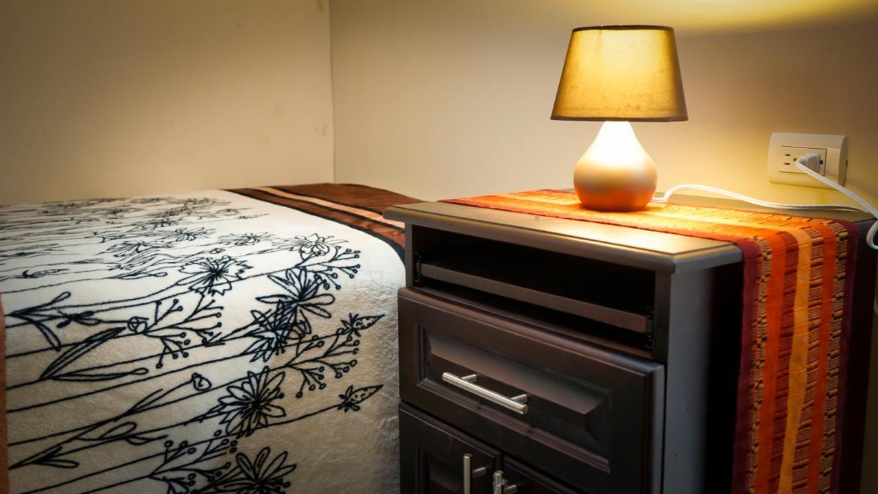 Hotel Vintage "Casa Las Flores" Quetzaltenango ภายนอก รูปภาพ