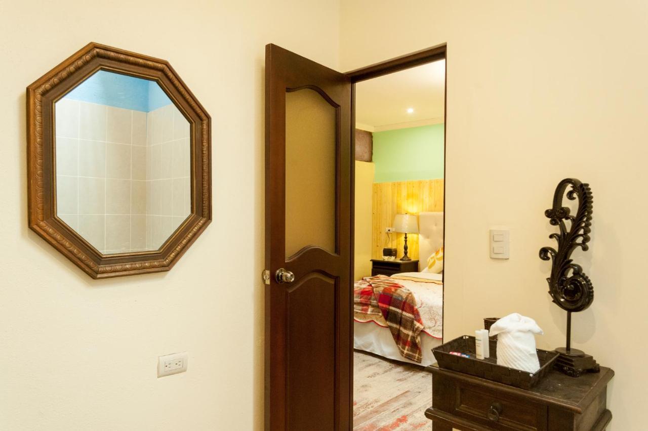 Hotel Vintage "Casa Las Flores" Quetzaltenango ภายนอก รูปภาพ